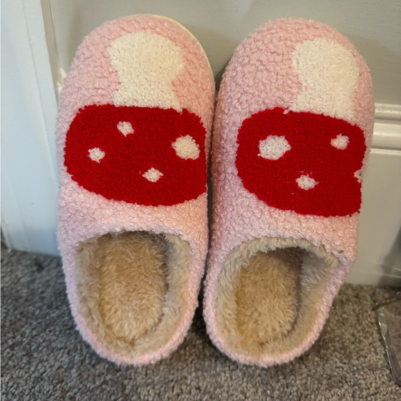 Adorable Ella & Joy size S 6 7 pink mushroom memory foam slip on slippers - Picture 1 of 6